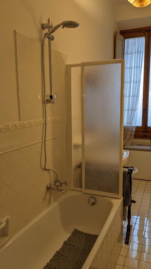 Double Bedroom In Beautiful 30'S Style Apartment Флоренція Екстер'єр фото