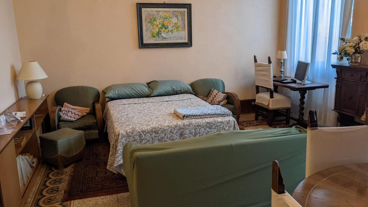 Double Bedroom In Beautiful 30'S Style Apartment Флоренція Екстер'єр фото